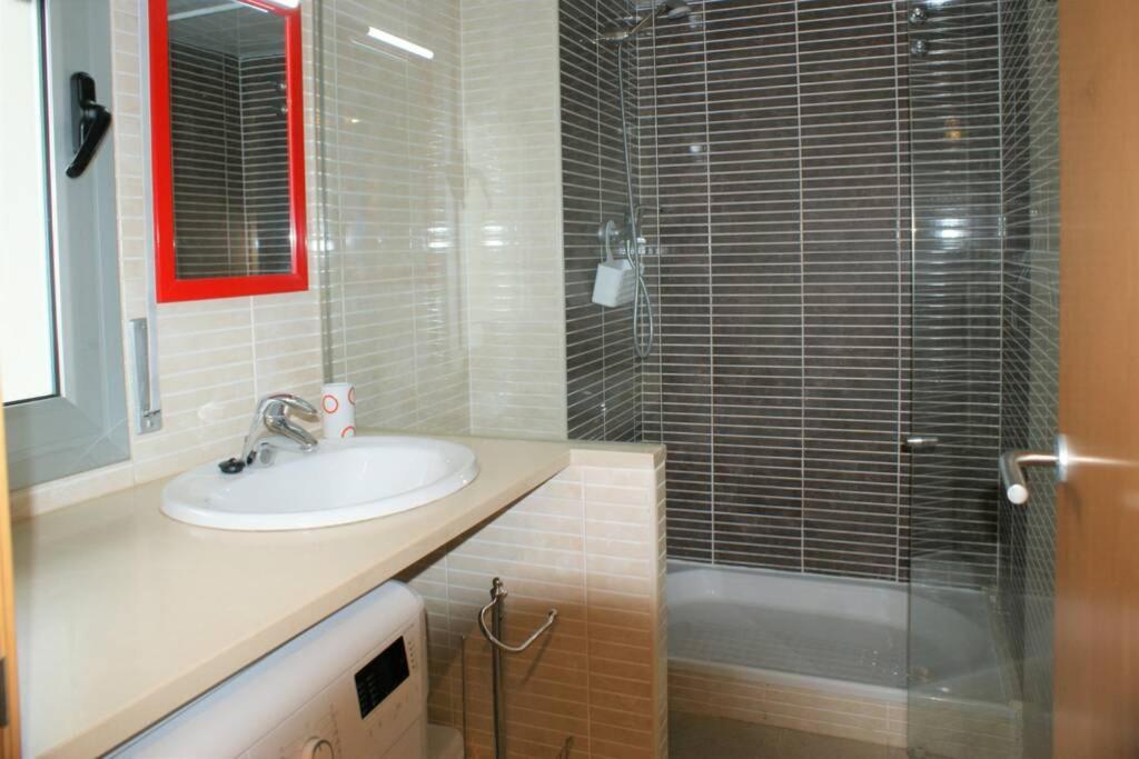 Apartamento En Roses Con Parking Y Piscina公寓 外观 照片